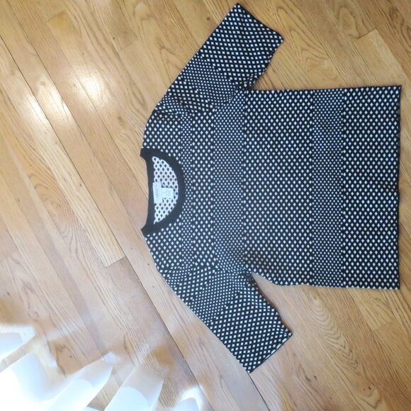 Carmen Marc Valvo Womens knit black and white pullover top (size M, runs small). - Picture 11 of 15